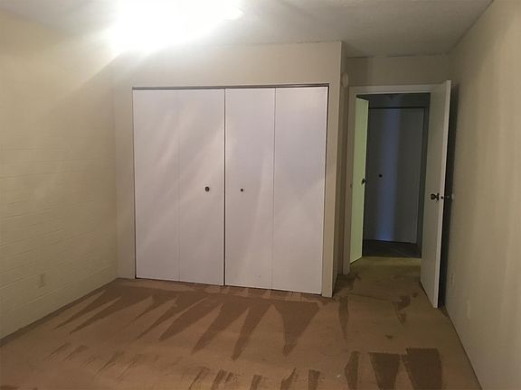 5th image of 2106 Kanawha Blvd E