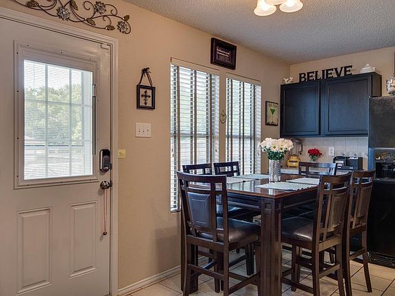 5th image of 8320 Seven Oaks Ln