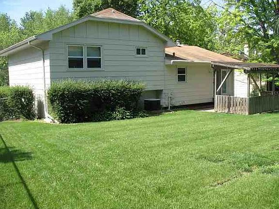 2nd image of 9414 Maplewood Blvd
