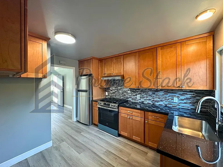 743 Miller St — Photo 8