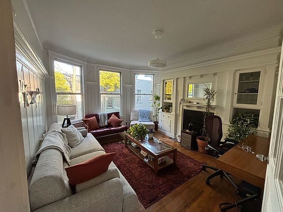 2nd image of 711 Clayton St