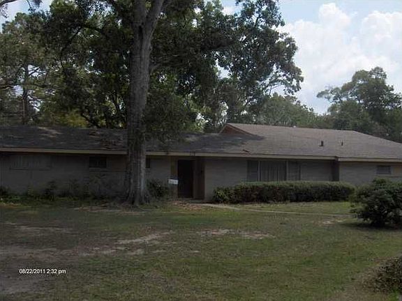 2nd image of 117 Greenwood Dr