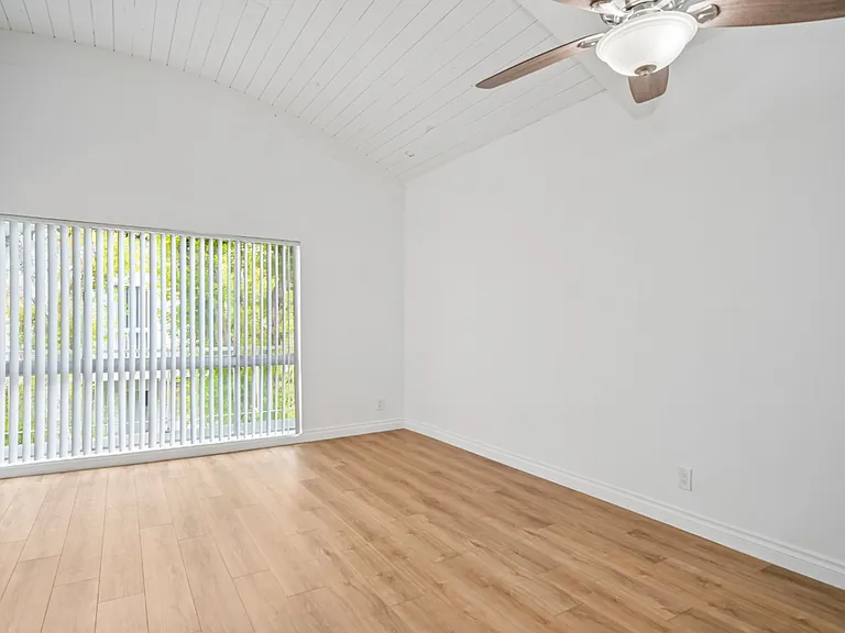 Sherman Garden Apts.. Gorgeous Newly Remodeled Apartments!! CALL NOW! — Photo 40