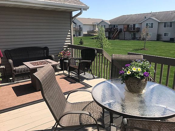4th image of 3256 Prairie Bend Cir