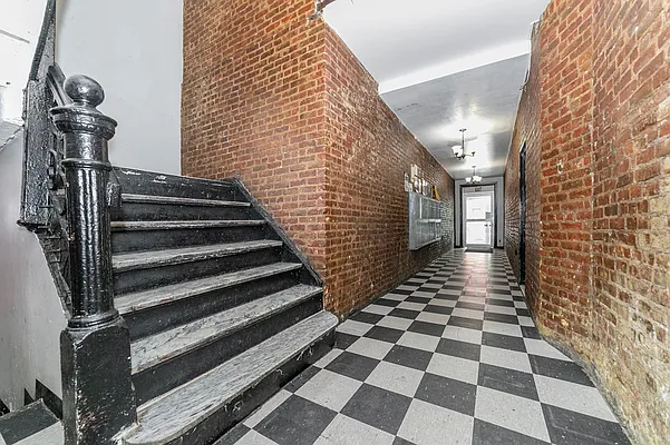 Rented by MNS | media 6