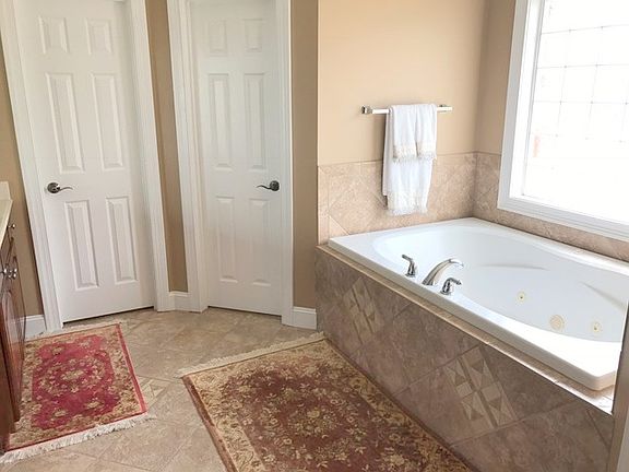 5th image of 2710 Raylee Dr