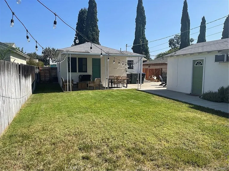 4586 Sunnyside Dr — Photo 33