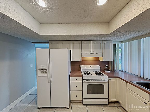 3rd image of 2320 NW 94th Way