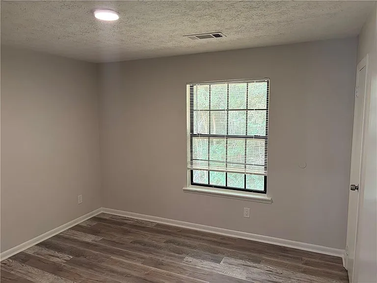 4 Eastview Cir #4 — Photo 17