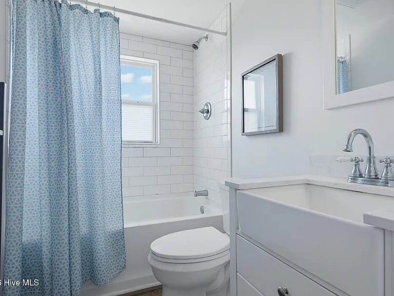 2999 Island Dr — Photo 27