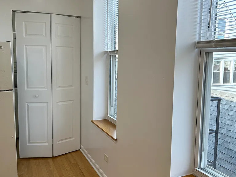 1731 W 17th St #8 — Photo 18