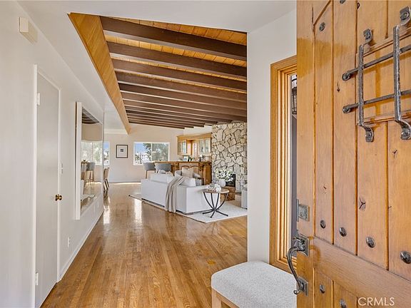 4th image of 7836 W 81st St