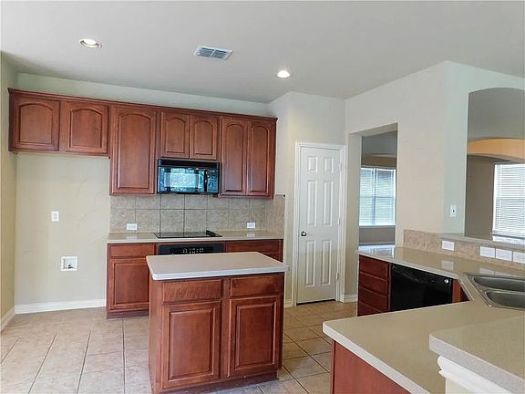 5th image of 3600 Nandina Dr