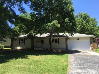 3931 W Dahlia Dr, Battlefield, MO, 65619