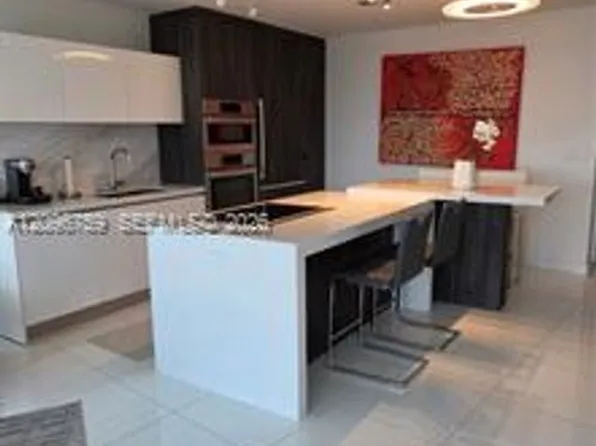 851 NE 1st Ave, Miami, FL