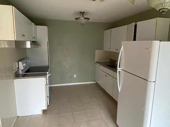 2nd image of 89 Park Ave APT B6
