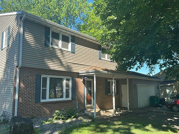 3rd image of 1125 Foothills Cir