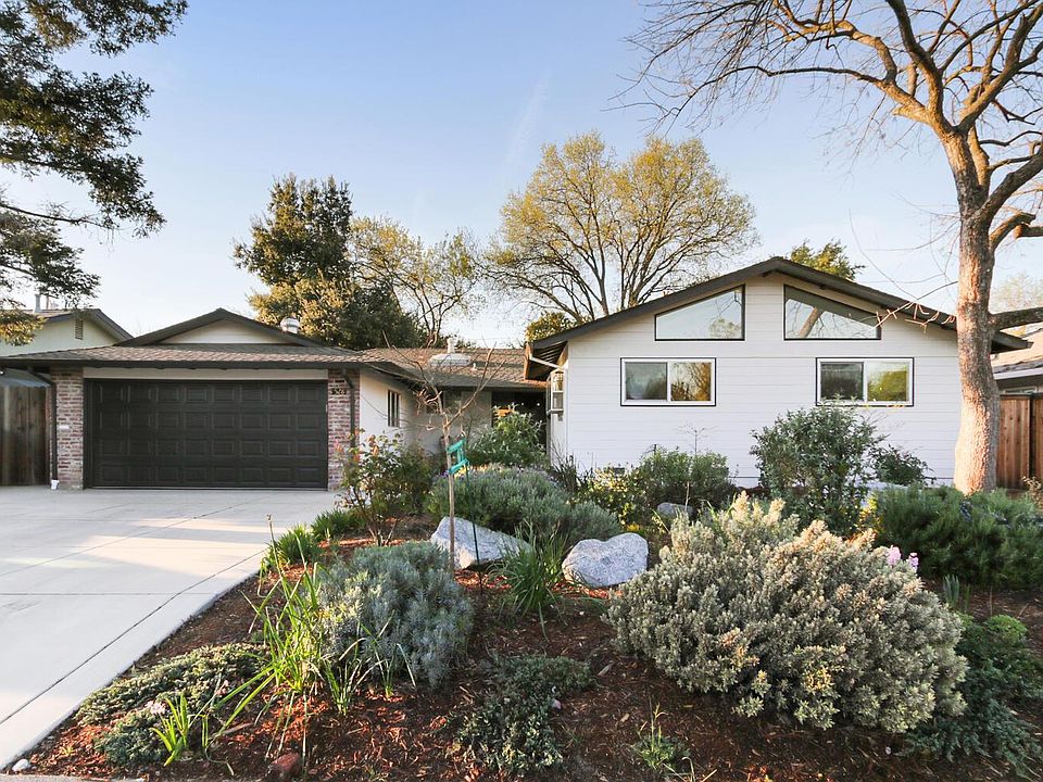 1st image of 528 Rutgers Dr