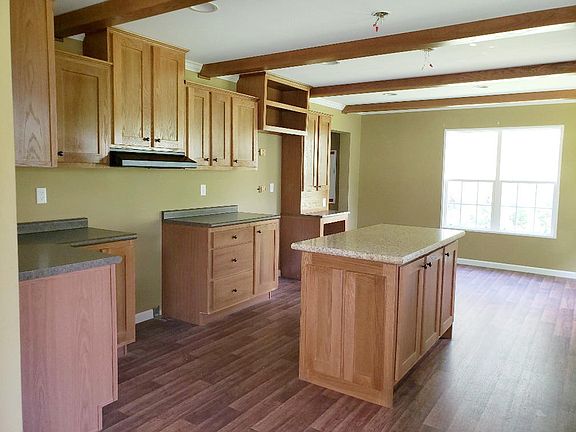 3rd image of 604 Mountain Meadow Dr