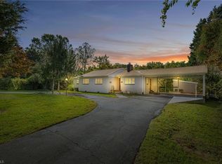 3160 Waterford Rd, Winston Salem, NC 27106