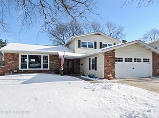 1268 Sandpiper Ln, Naperville, IL 60540