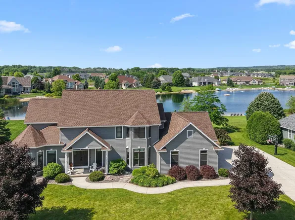 1093 Spring Lake Dr, Fond Du Lac, WI 54935