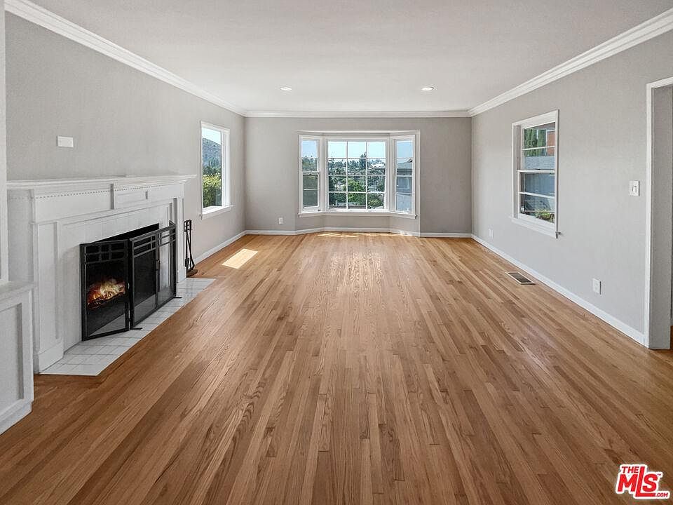 1st image of 650 Corwin Ave #1B