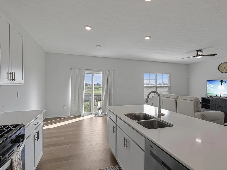 758 Leslie Dr — Photo 19