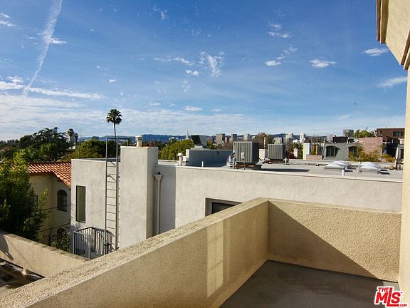 5th image of 2349 S Beverly Glen Blvd Unit 401