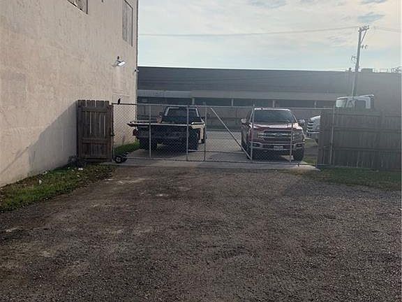 3rd image of 3118 Buddy Lawrence Dr
