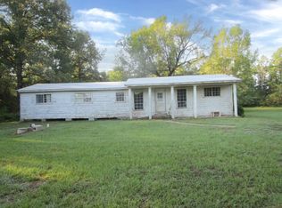 323 Hinson Rd, Coushatta, LA 71019