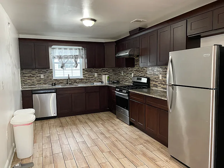 17 Stanton St #2 — Photo 3