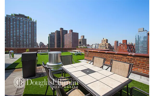 Sold by Douglas Elliman | media 26