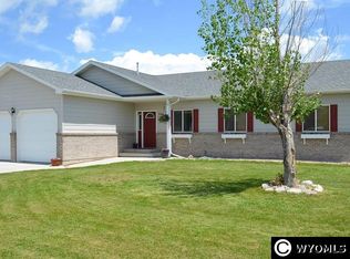 220 Baldwin Dr, Lander, WY 82520
