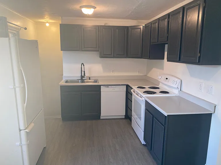 1411 McPherson Ave — Photo 8