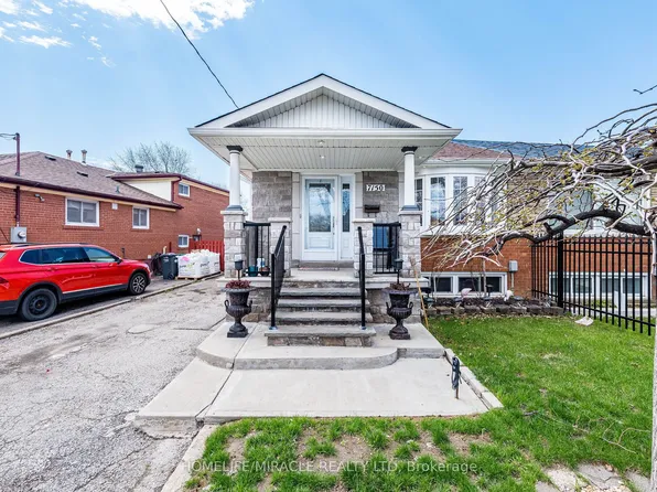 7150 Harwick Dr, Mississauga, ON L4T 3A4