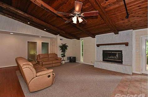5255 Buice Road LR