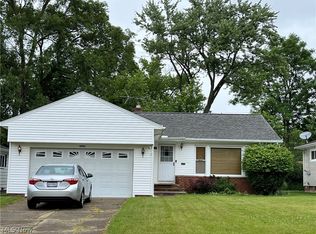 4993 N Sedgewick Rd, Lyndhurst, OH 44124
