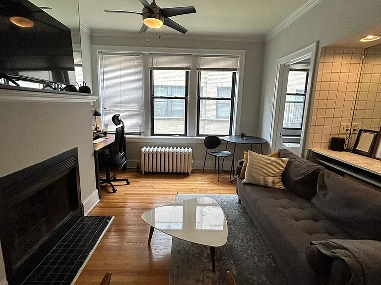 639 W Roscoe St #T1 — Photo 6