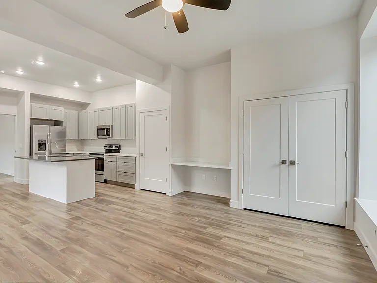 606 W North Temple St #105 — Photo 9