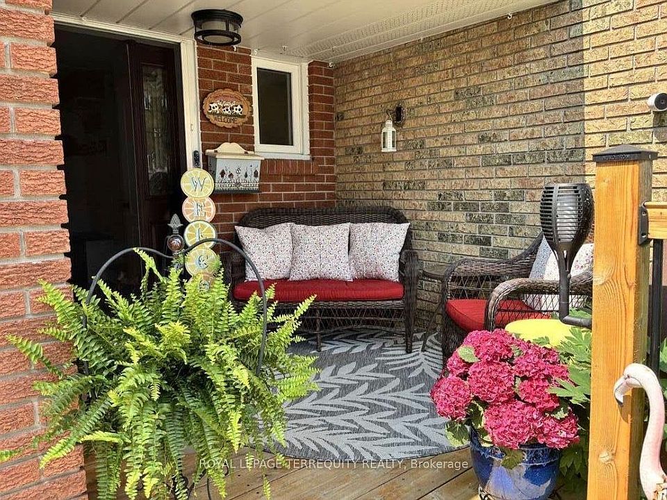 1st image of 72 Carisbrooke Ct #72