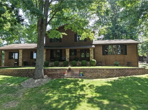 2356 Beechwood Dr NW, Dover, OH 44622