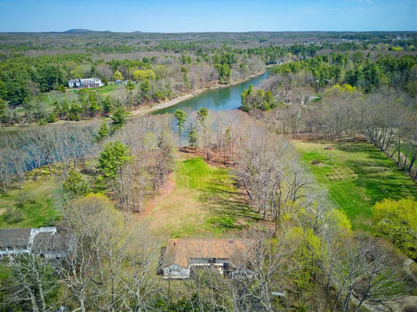 90 Southside Road, York, ME 03909