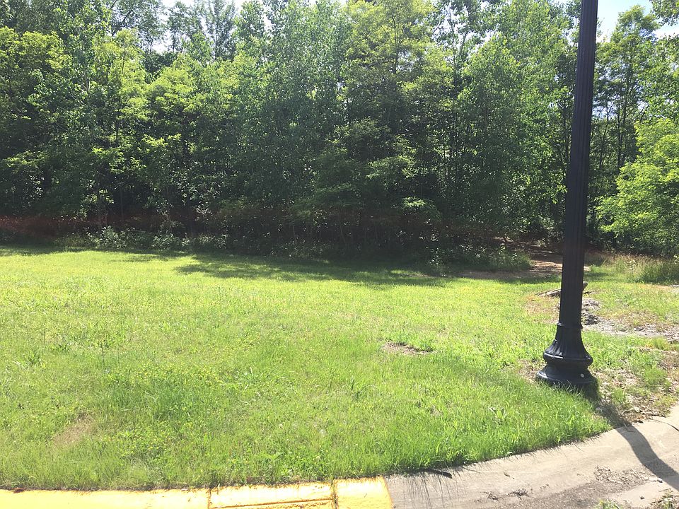 1st image of 702 Glen Oak Dr