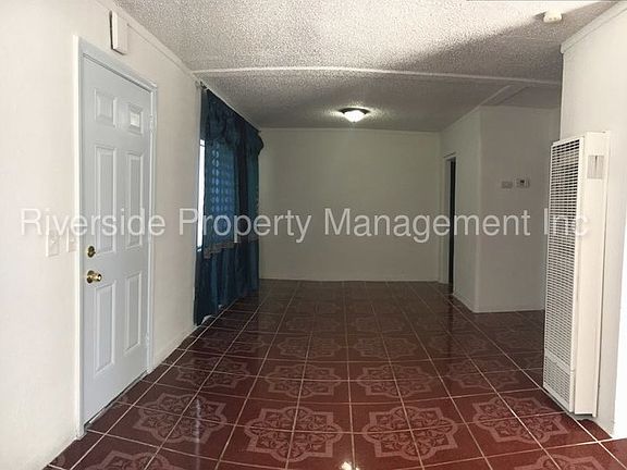 3rd image of 24538 Webster Ave