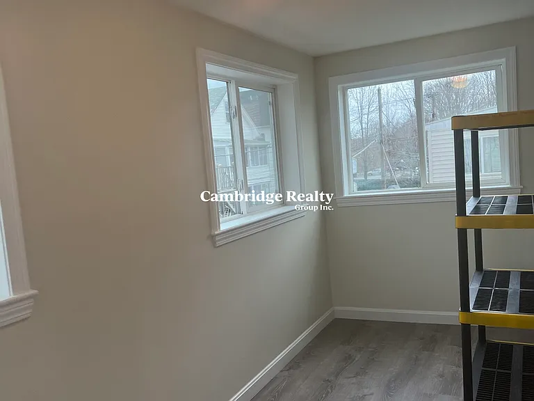 20 Henley St — Photo 22