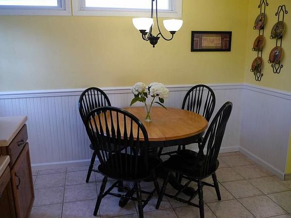 3rd image of 12 Campbell St