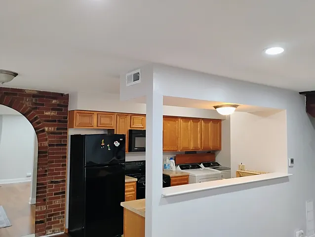 2 bed, 1000 sqft, $2,200 — Photo 3