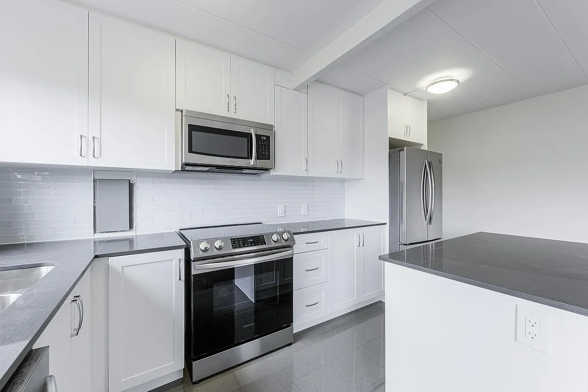 Building Photo - 143 Stephen Dr #207