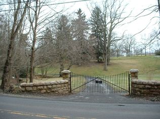 225 W Maple Ave, Fayetteville, WV 25840